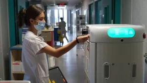 le robot Meanwhile de l’hôpital de Cholet assiste le personnel