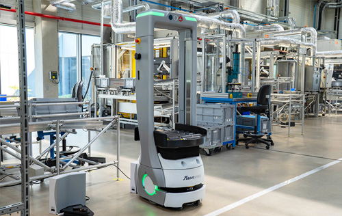 Lire la suite à propos de l’article Collaboration homme-robot : comment assurer l’acceptabilité des robots mobiles en industrie